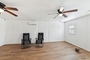 Silos And Stadium Family Oasis Awaits 3 Bedroom Home