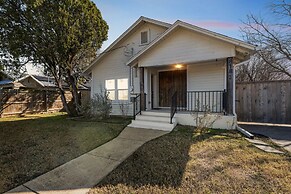 Silos And Stadium Family Oasis Awaits 3 Bedroom Home