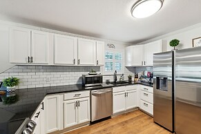 Silos And Stadium Family Oasis Awaits 3 Bedroom Home