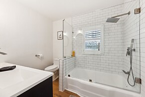 Silos And Stadium Family Oasis Awaits 3 Bedroom Home