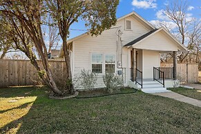 Silos And Stadium Family Oasis Awaits 3 Bedroom Home