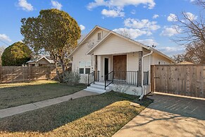 Silos And Stadium Family Oasis Awaits 3 Bedroom Home