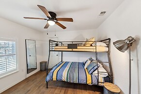 Silos And Stadium Family Oasis Awaits 3 Bedroom Home