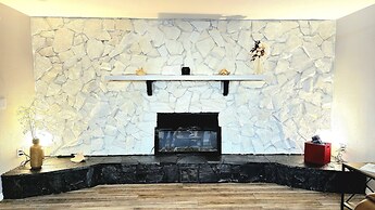 Waterfront Retreat W/ Canal Access 3 Bedroom Home