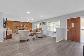 Waterfront Retreat W/ Canal Access 3 Bedroom Home