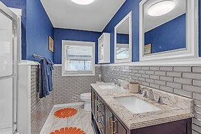 Waterfront Retreat W/ Canal Access 3 Bedroom Home