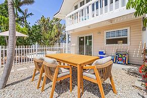 21591/3 Waterfront Duplex With Pool And Spa - Manor 4 Bedroom Home