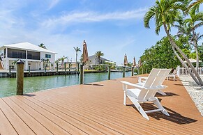 21591/3 Waterfront Duplex With Pool And Spa - Manor 4 Bedroom Home