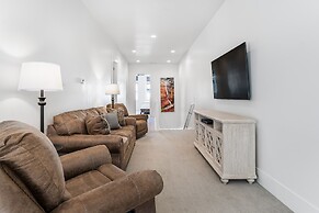 Villa #13 At Bloomington Country Club 4 Bedroom Townhouse