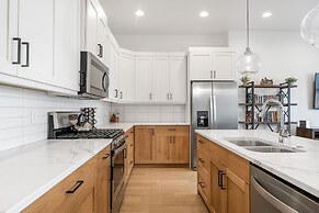 Villa #13 At Bloomington Country Club 4 Bedroom Townhouse