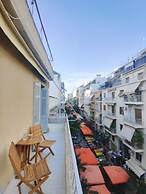 Stylish 1BR Apt With Retro Kitchen View Balcony