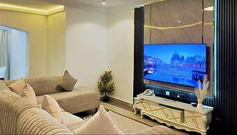 Amia Gold Luxury Apartment