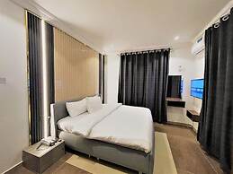 Amia Gold Luxury Apartment