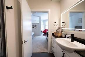 Modern Luxury Apartment with Gym 410