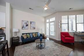 Modern Luxury Apartment with Gym 410