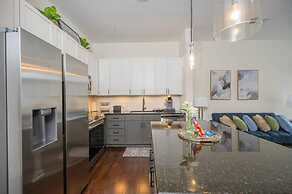 Modern Luxury Apartment with Gym 410