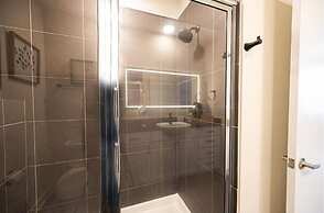 Modern Luxury Apartment with Gym 410