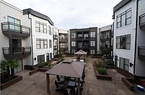 Modern Luxury Apartment with Gym 410