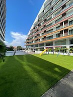 The City Landing Apartment The Signature