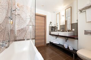 Private Garden La Cabane Bambou, Mandara Beach