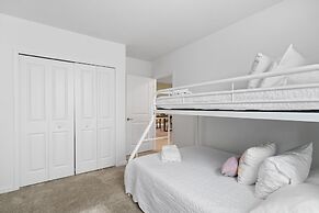 Condo 2bed 2bath Next to Disney w Free Water Park