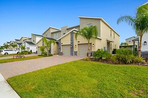 Condo 2bed 2bath Next to Disney w Free Water Park