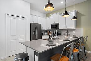 Condo 2bed 2bath Next to Disney w Free Water Park