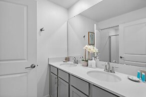 Adorable 4BR Home Cute Mickey Tangled Rooms