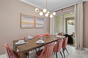 Adorable 4BR Home Cute Mickey Tangled Rooms