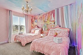 Chic 5bed Home With Themed Rooms