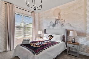 Chic 5bed Home With Themed Rooms