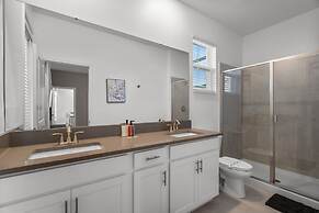 Chic 5bed Home With Themed Rooms