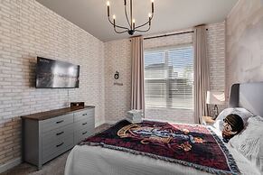 Chic 5bed Home With Themed Rooms