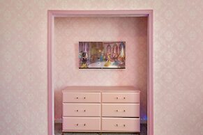 Chic 5bed Home With Themed Rooms