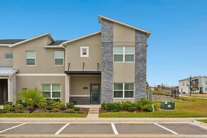 Gorgeous 5bed TH Close to Disney Water Park