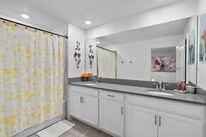 Gorgeous 5bed TH Close to Disney Water Park