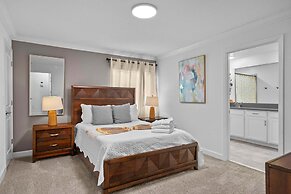 Gorgeous 5bed TH Close to Disney Water Park