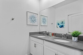 Gorgeous 5bed TH Close to Disney Water Park