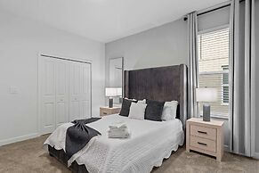 Chic Spacious 5BR Retreat Near Disney