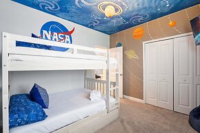 Chic Spacious 5BR Retreat Near Disney