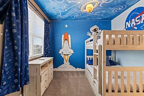 Chic Spacious 5BR Retreat Near Disney