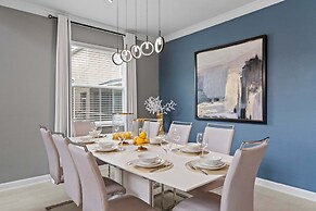 Chic Spacious 5BR Retreat Near Disney