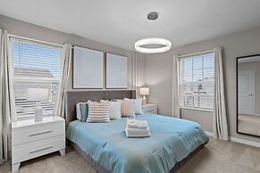 Chic 7bed With Private Pool Theme Bedrooms