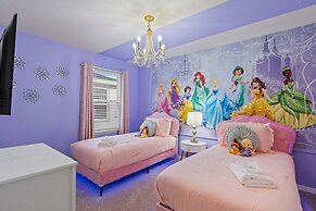 Chic 7bed With Private Pool Theme Bedrooms