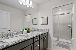 Chic 7bed With Private Pool Theme Bedrooms