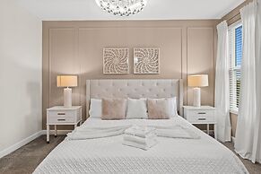 Magical 6BR Retreat With Pool Best Location