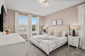 Magical 6BR Retreat With Pool Best Location