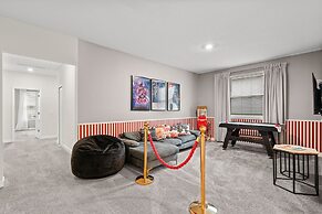 Magical 6BR Retreat With Pool Best Location