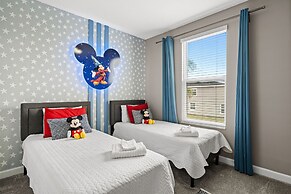 Magical 6BR Retreat With Pool Best Location