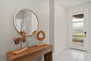 Magical 6BR Retreat With Pool Best Location